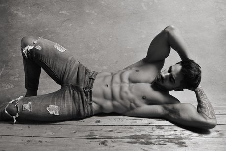 Josue star du porno en haute qualité photos