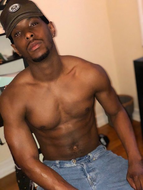 Luca Layne modèle porno photos