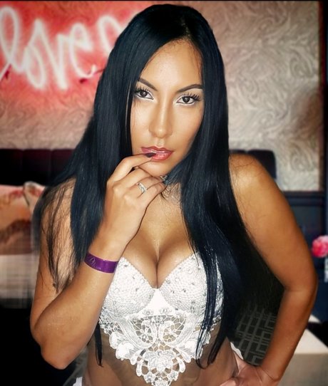 Malena Soltado modèle érotique photos