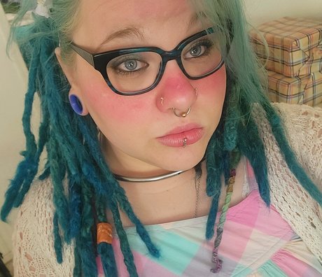 Megan Macaroni top star images