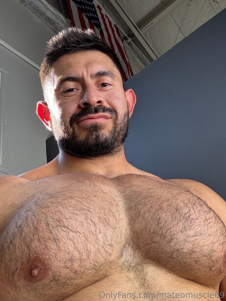 Mateo Muscle star du porno exclusive collection