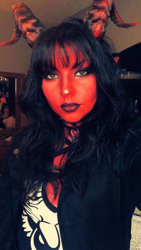 Mila K Munch star du porno de haute qualité photos