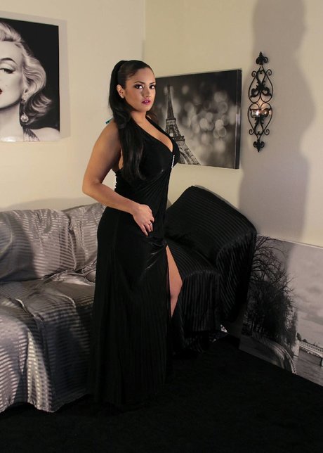 Mizz Behave haut modèle photos