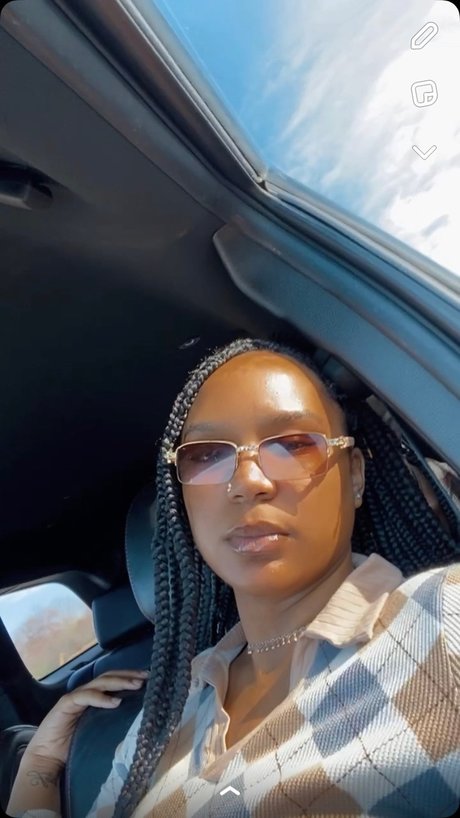 Mulyn_ actrice libre img