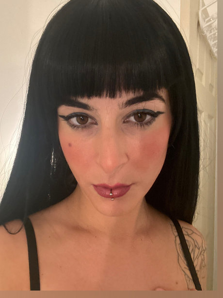 nayomi actrice érotique galerie