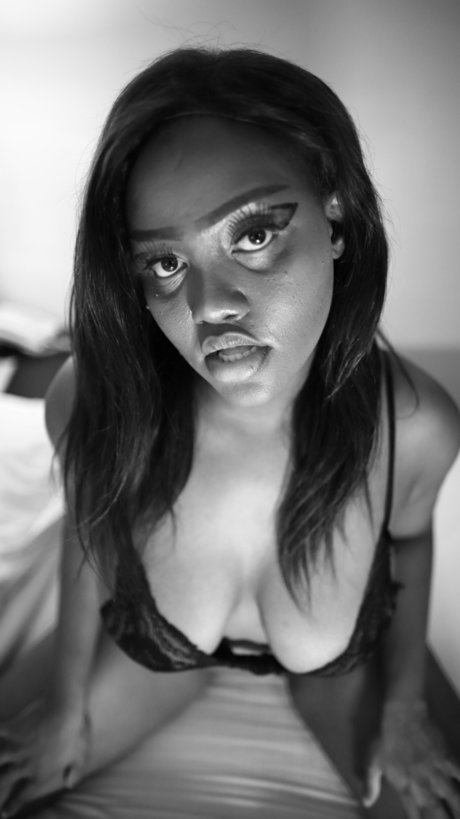 NANA BABE FOR ALL YOUR DESIRES_ art de star du porno archive