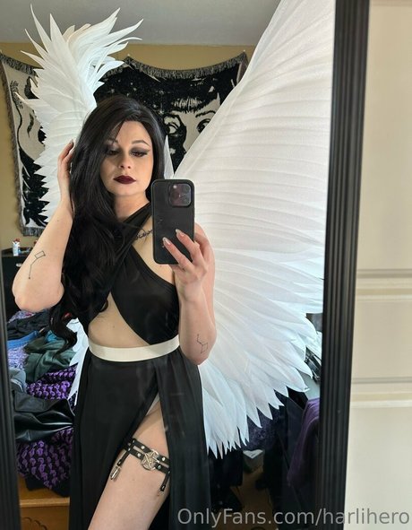 Harlihero jolie star du porno photos