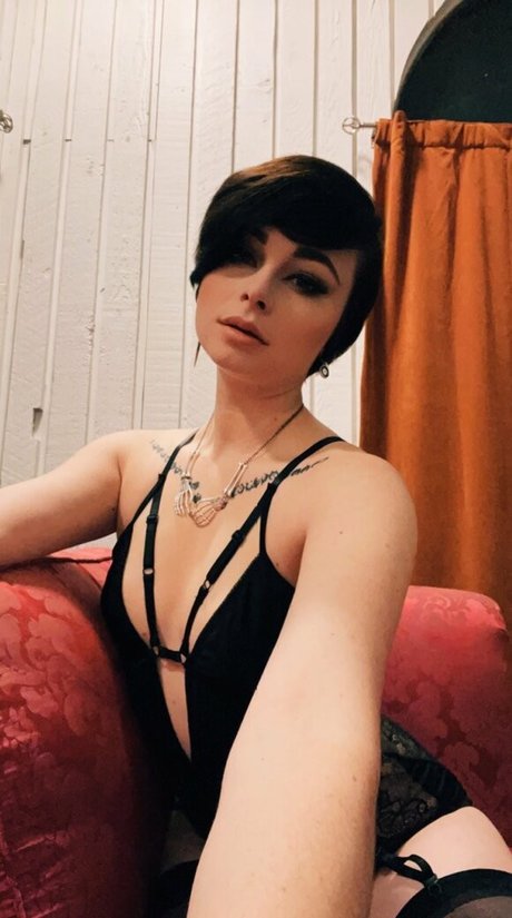 Harlihero actrice porno photo