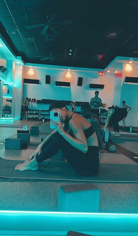 Arianny Negron joli modèle galerie