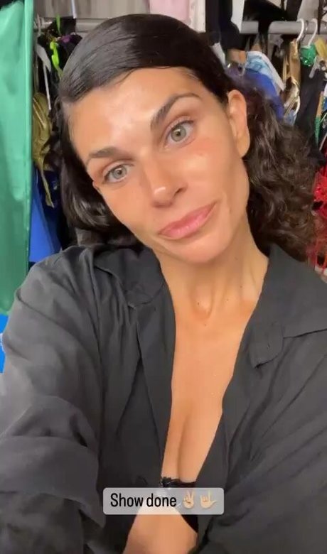 Ariadna Hafez star du porno adulte img