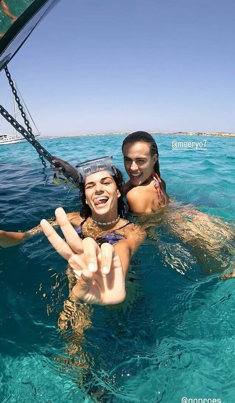 Ariadna Hafez étoile de haute qualité des photos