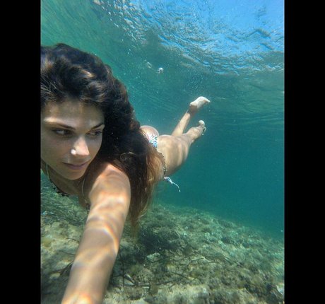 Ariadna Hafez actrice chaude collection