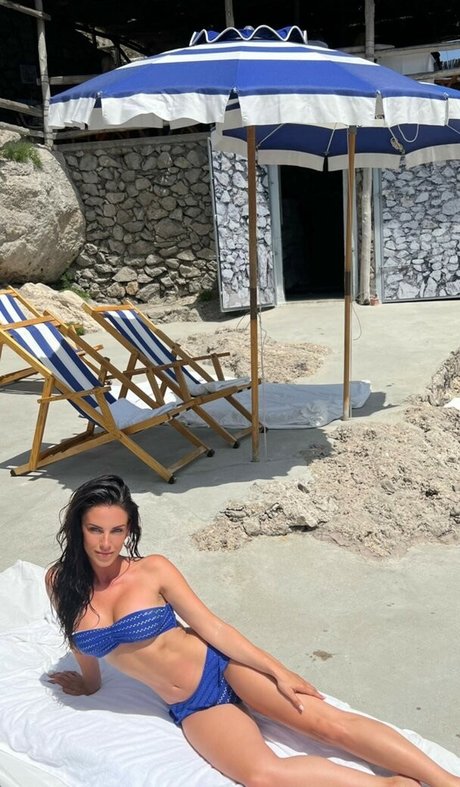 Jessica Lowndes modèle sexy archive