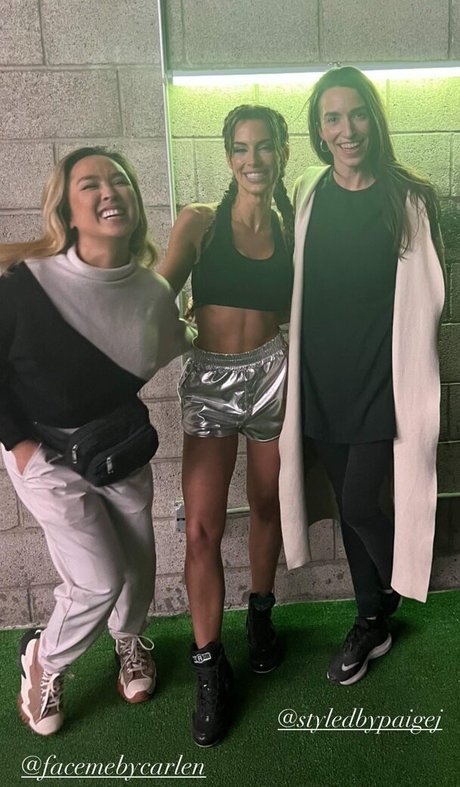 Jessica Lowndes modèle chaud image