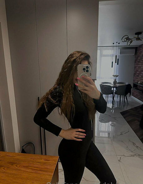 adalyn diary art modèle des photos