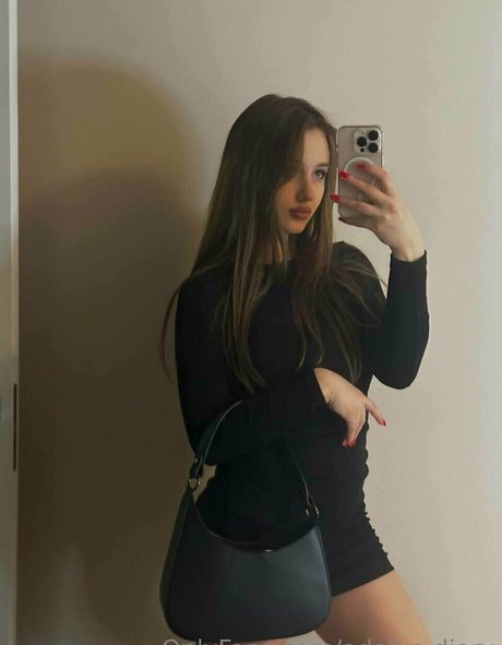 adalyn diary actrice parfaite des photos