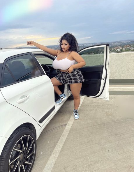 Kim Tiddies étoile érotique archive