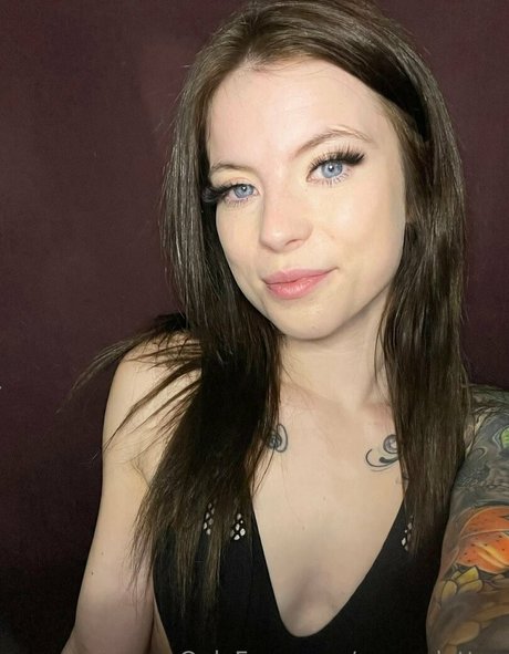 scarlettbabyxxxo star du porno en haute qualité images