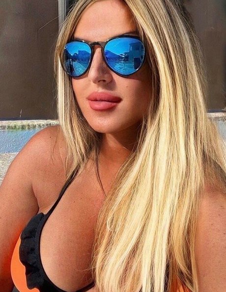 Flaviana Basta étoile sexy galerie