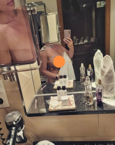 mystic kitty90 actrice xxx collection