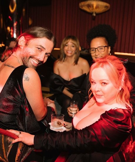 Nicola Coughlan xxx étoile collection