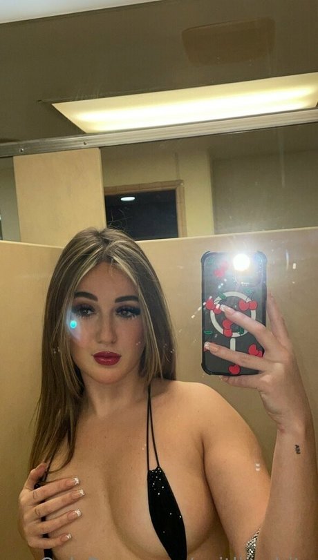 kikicherryof modèle gratuit img