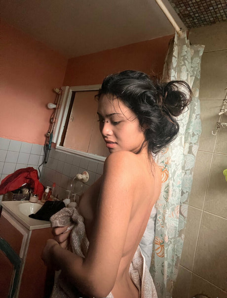 rubyo0orain actrice libre photos