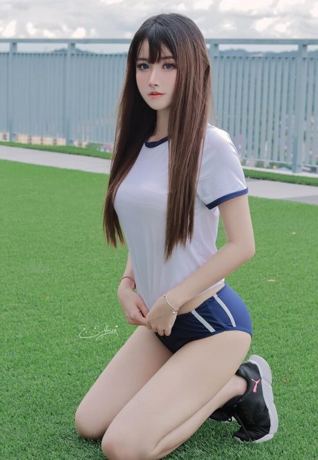 Arisa Cosplay étoile sexy images