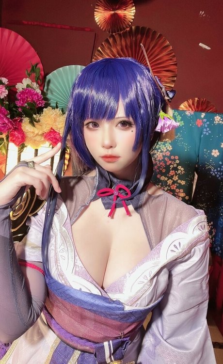 Soraqq modèle porno image