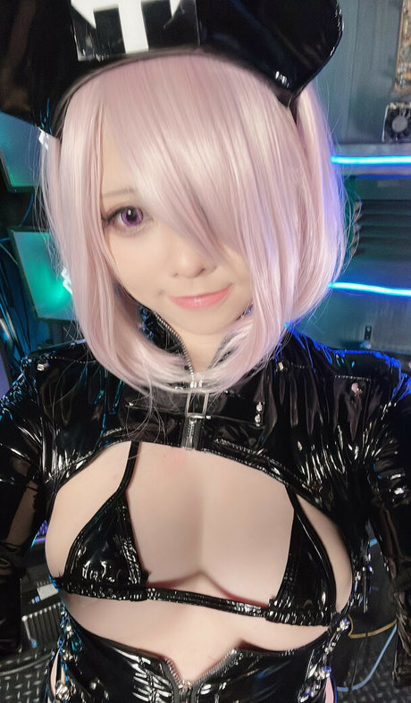 Soraqq star du porno exclusive photos