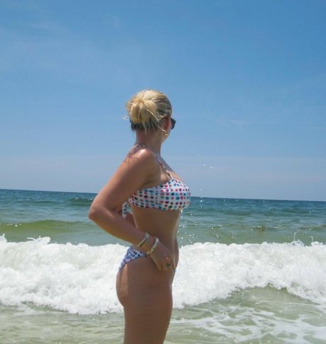 Sophia Armata modèle gratuit galeries