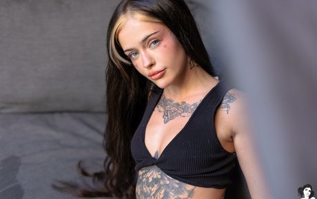 Minzi Wild star du porno belle img