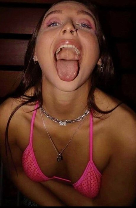 Emma Chamberlain modèle artistique collection