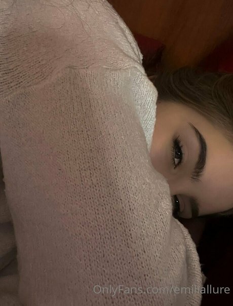 Emiliallure actrice exclusive image