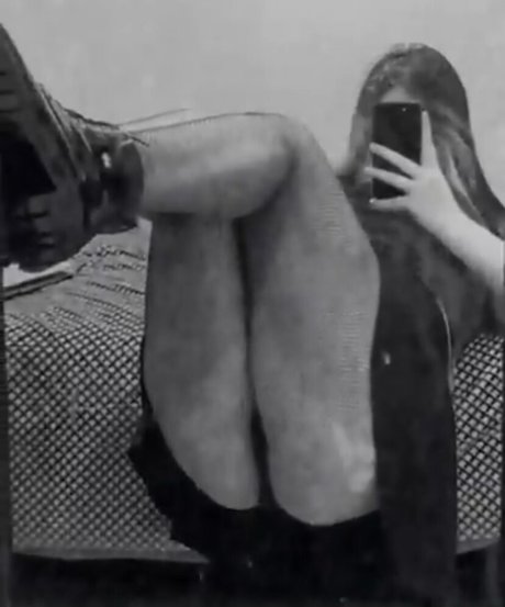 sar eliii modèle adulte photos