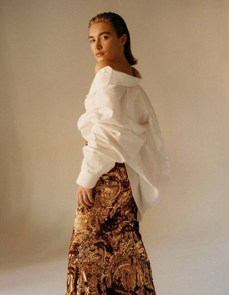 Florence Pugh modèle sexy image