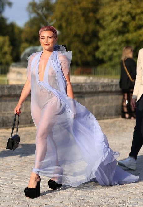 Florence Pugh étoile magnifique des photos