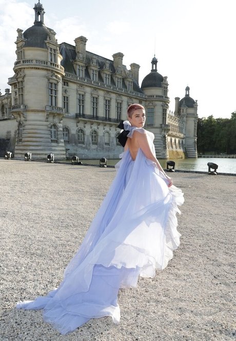 Florence Pugh nus de stars du porno photo