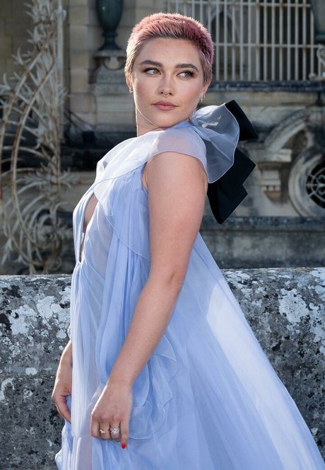 Florence Pugh modèle artistique galeries