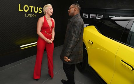 Florence Pugh mannequin photos