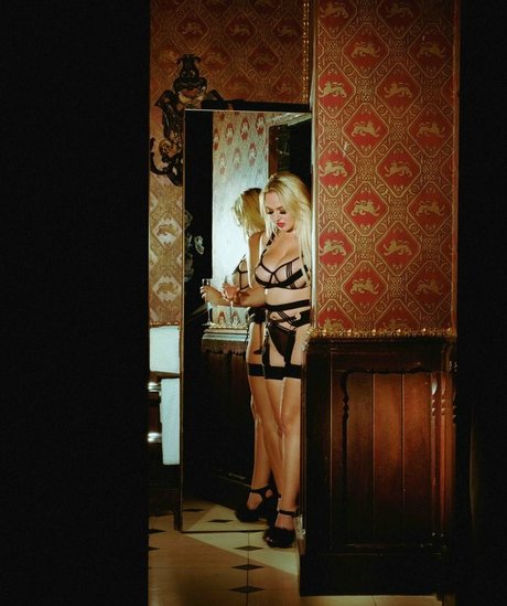 Lana Wolf modèle hd photo