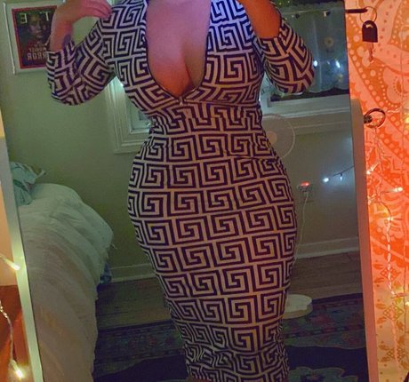 blonde transexuelle onlyfans pornographique érotique galerie