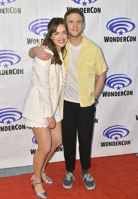 Elizabeth Henstridge belle étoile photo