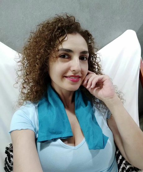 Nina Infinity modèle nu archive