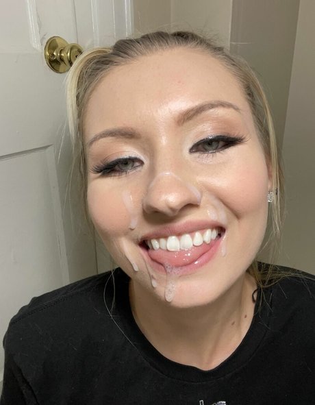 Emma Sirus star du porno gratuite img