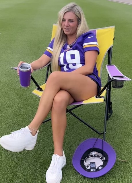 mamie gros seins onlyfans art collection