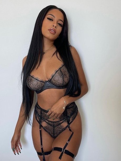 chatte dégoulinante et humide onlyfans chaud sympa des photos