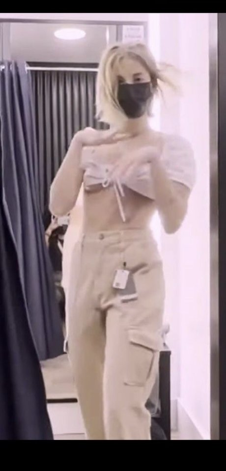 Thaiga modèle nu collection