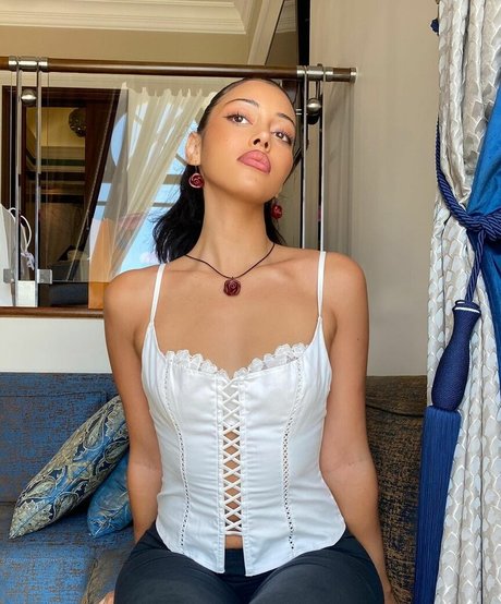 Wolfiecindy joli modèle photo