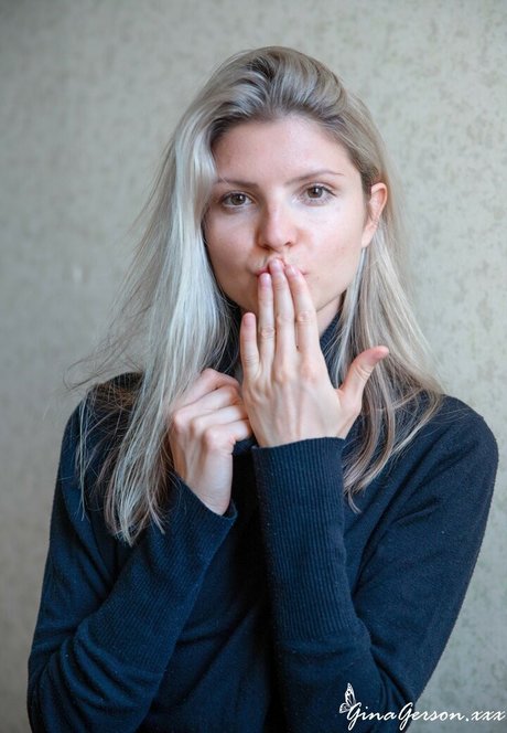 Gina Gerson modèle exclusif image